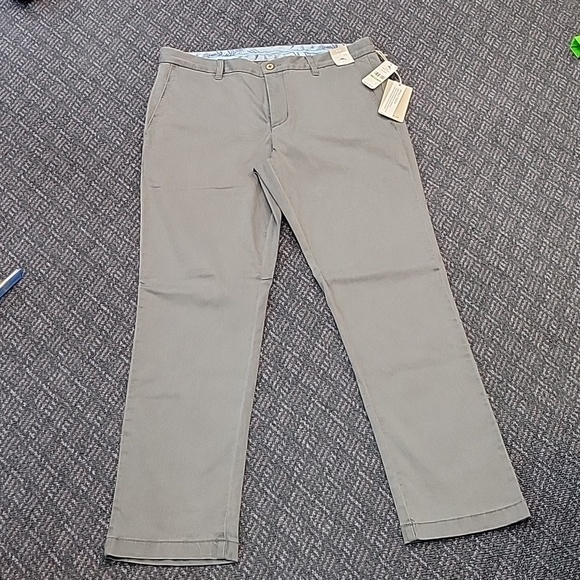 New Tommy Bahama Boracay flat front pants never touched - Picture 4 of 4